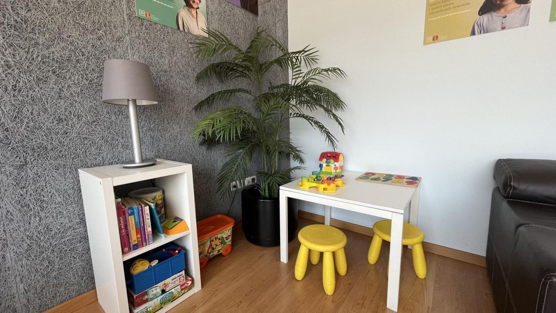 Detalle de rincón infantil en sala de recepción